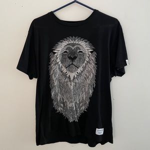 Lion shirt